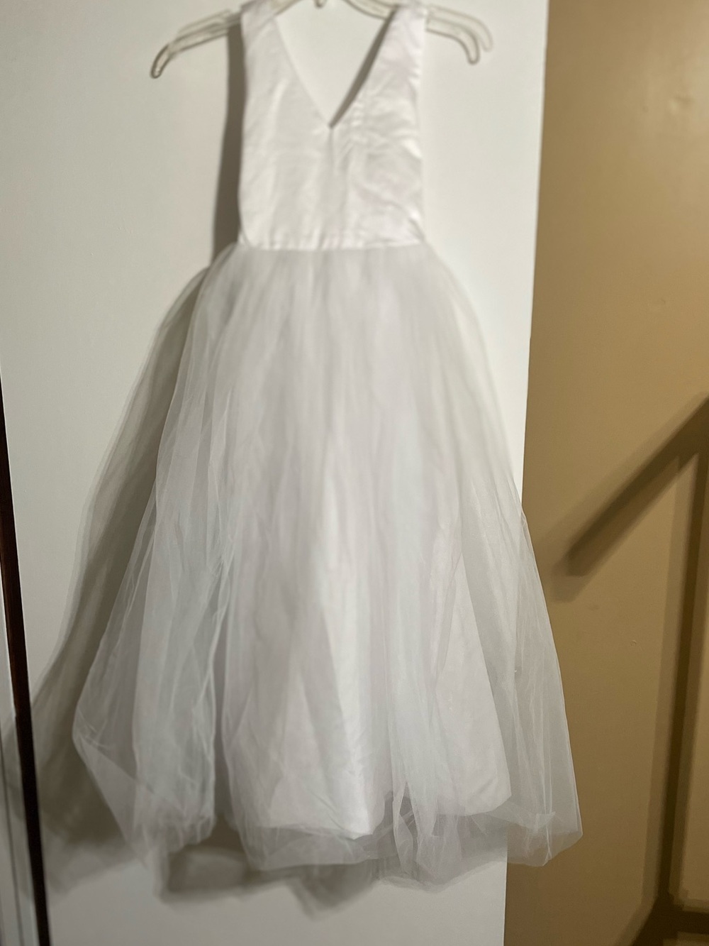 White Tulle Flower Girl Dress with V-Neck Bodice